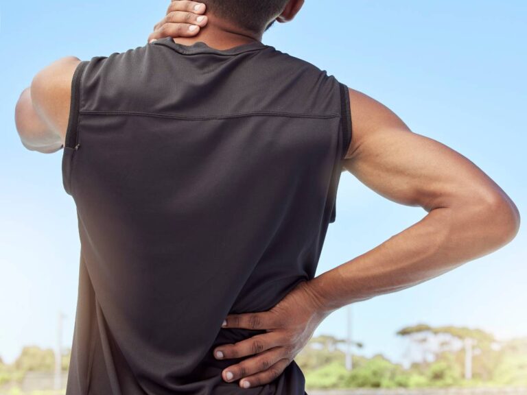 Ból pleców u sportowca. Obrazek w artykule Sposób na zakwasy. Sprawdzone metody na szybką regenerację mięśni po ćwiczeniach